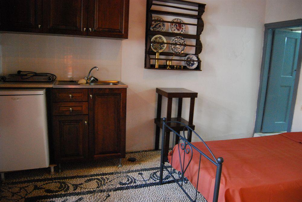 Erato Apartments Линдос Экстерьер фото