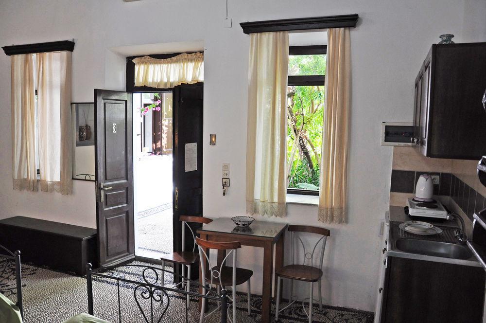 Erato Apartments Линдос Экстерьер фото