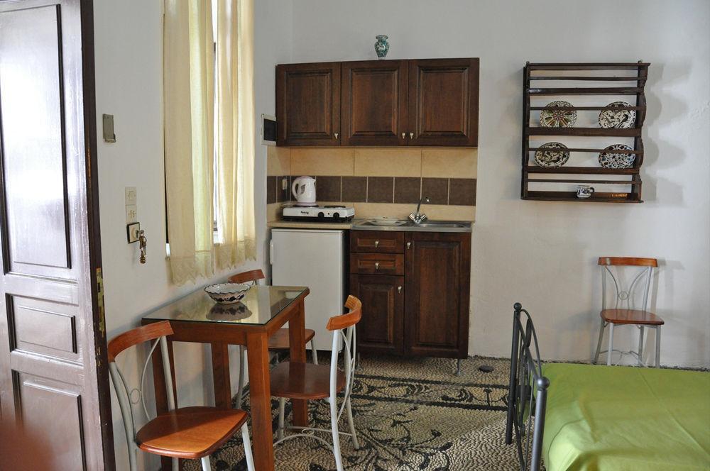 Erato Apartments Линдос Экстерьер фото