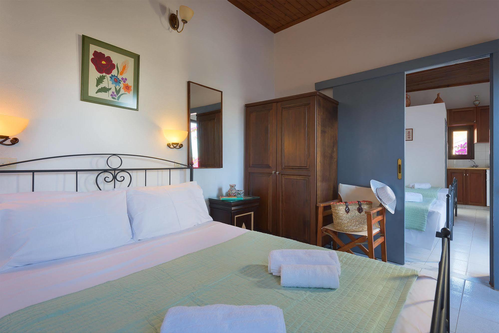 Erato Apartments Линдос Экстерьер фото