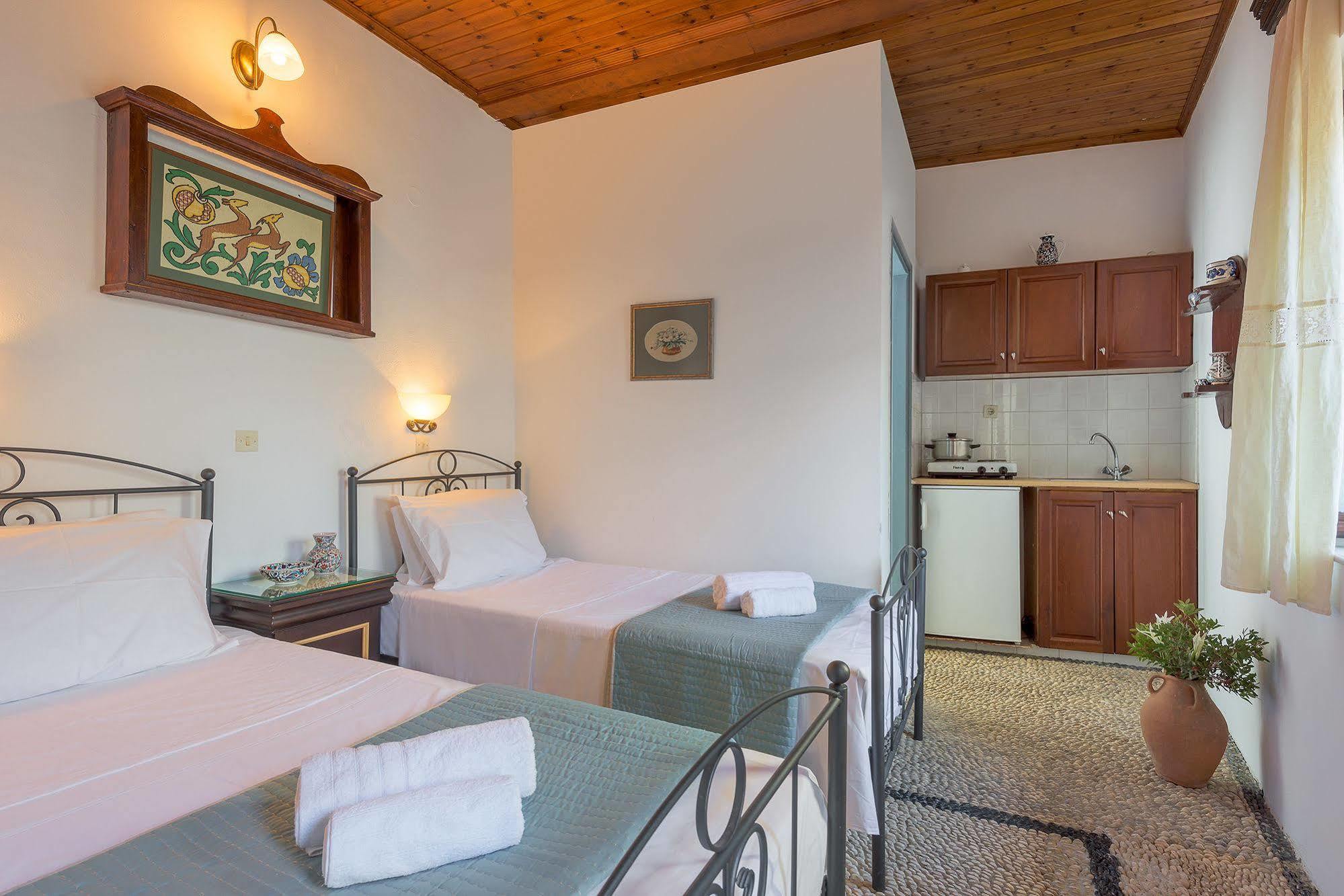 Erato Apartments Линдос Экстерьер фото
